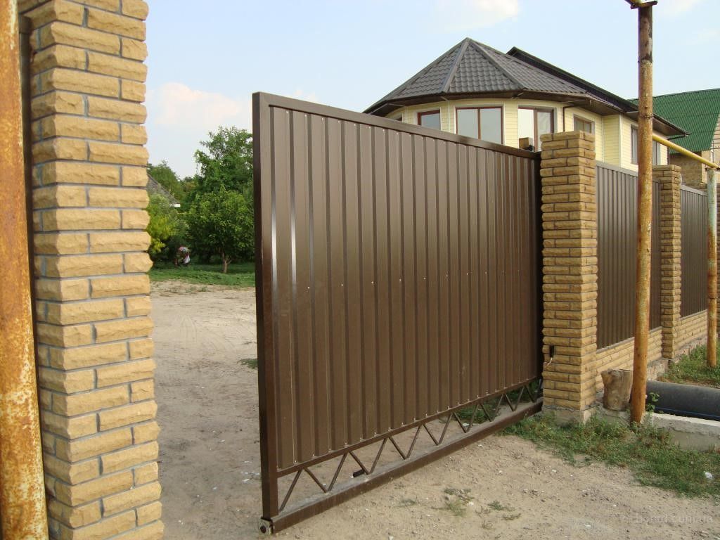 Откатные ворота из профнастила 1
